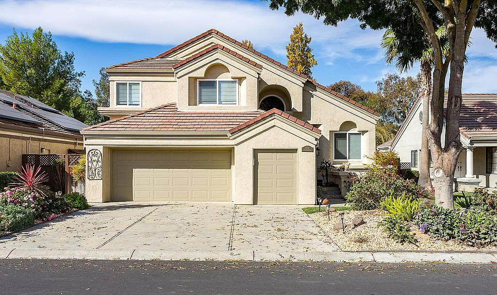 1310 Saint Andrews Dr photo 1