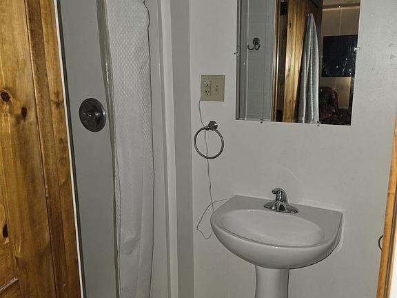4th image of 2801 Kilgore Ave