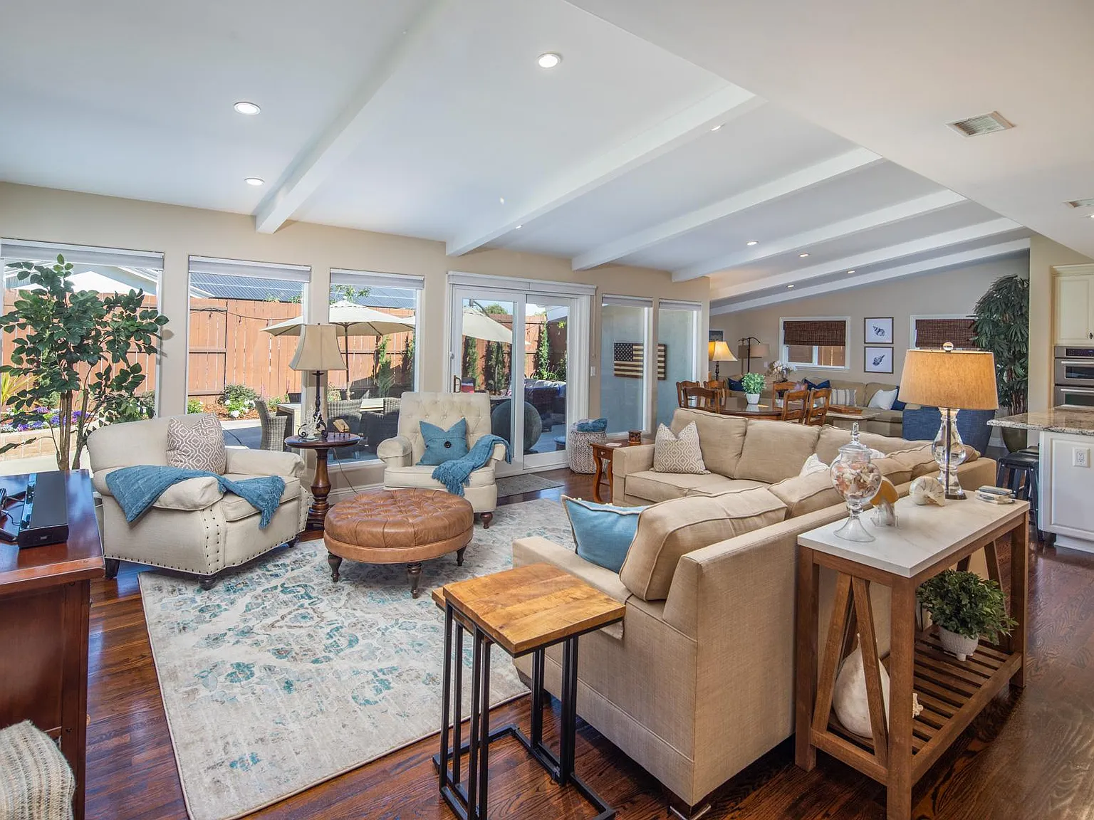 871 Coronado Ave — Photo 4