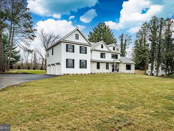 4th image of 1427 Sugartown Rd