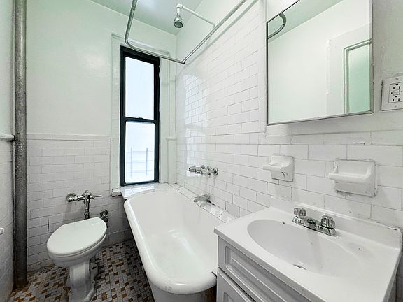 5th image of 55 Tiemann Pl APT 25
