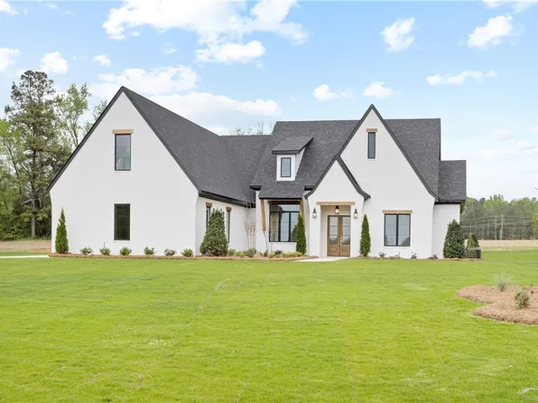 6807 Bramble Ln, Auburn, AL 36830