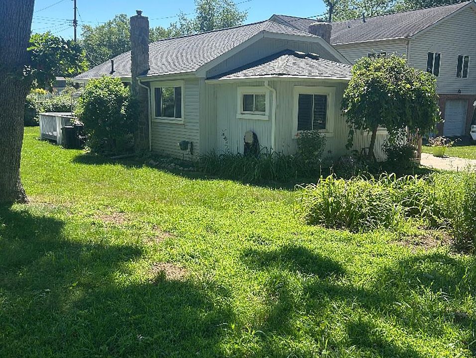 1st image of 3817 Woodview Ave