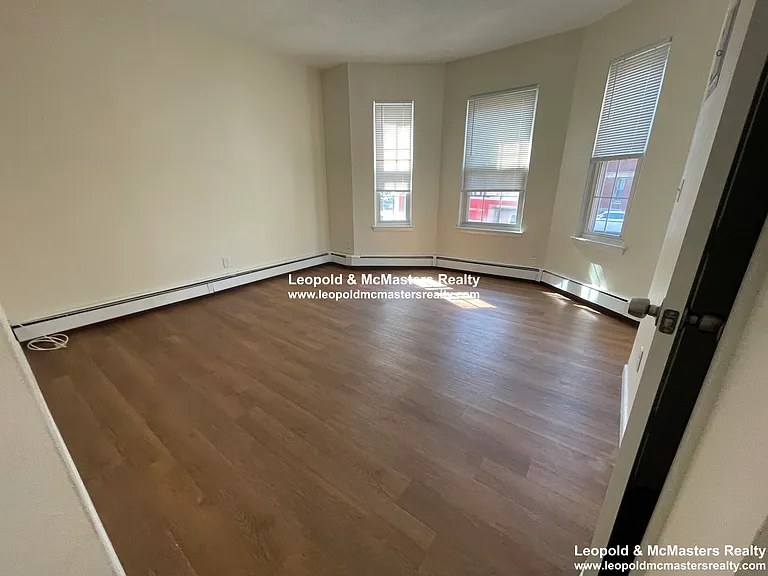 South Huntington Apartments — Photo 40