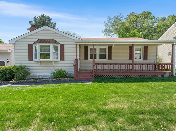 76 N Main St, Bellingham, MA 02019