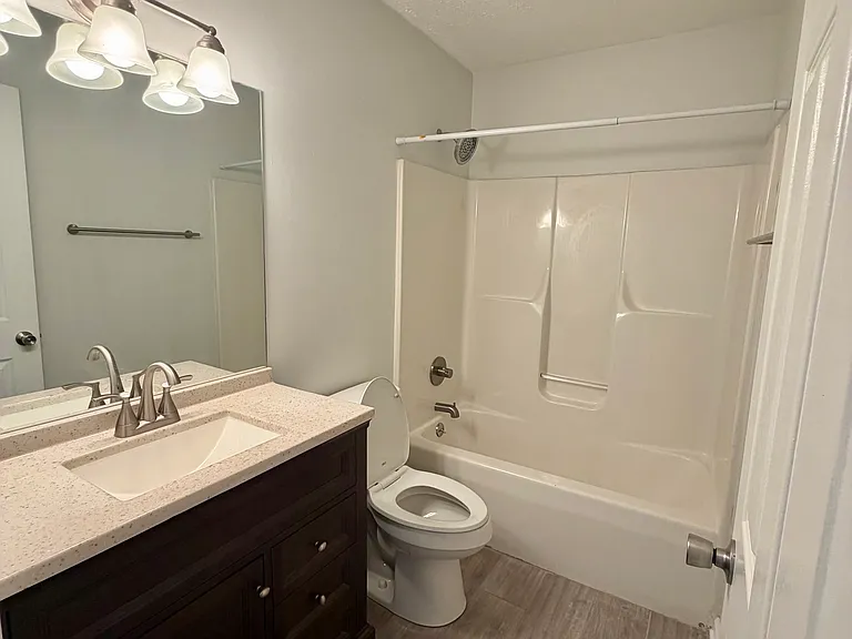 4728 Hartland Pkwy — Photo 5