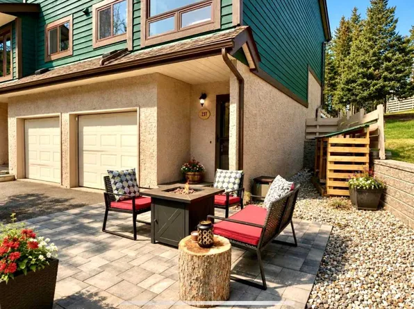 237 W Kluane Dr, Banff, AB T1L 1H1
