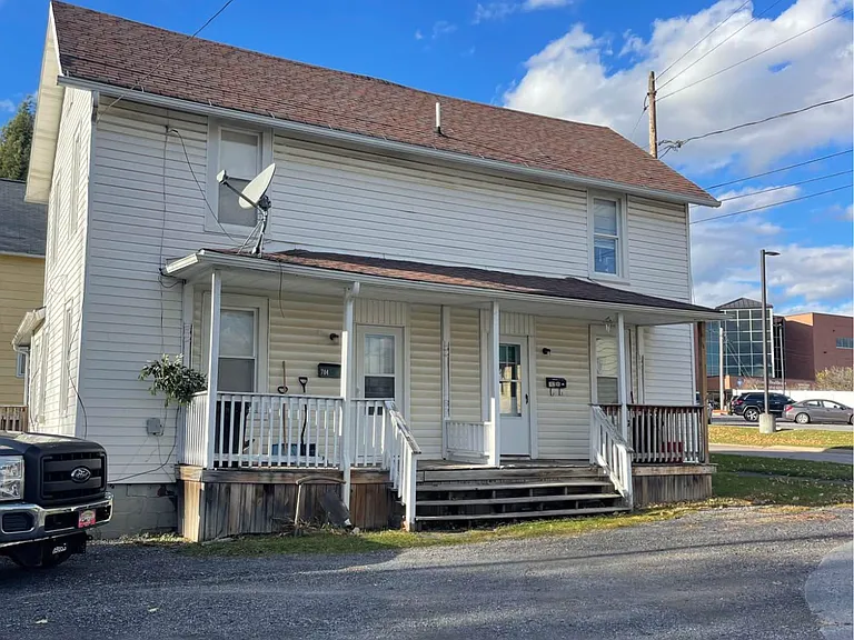 704 Locust St — Photo 11