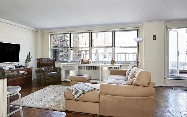 Sold by Stribling | media 10