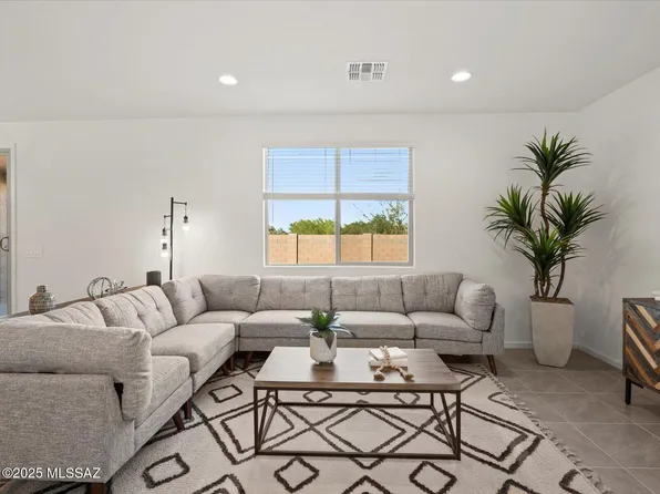 6726 W Cold Stream Ct, Tucson, AZ 85757