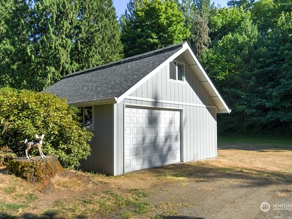 2nd image of 1111 93rd Avenue SE