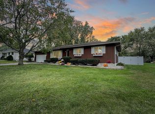 9016 Bryan St, Crown Point, IN 46307