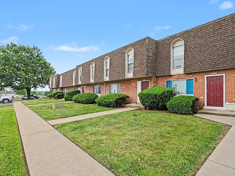 Apartments at Georgetown — Photo 40