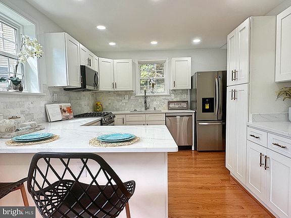 3rd image of 6909 Kincaid Ave