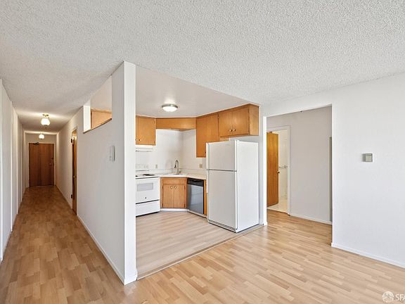 5th image of 1369 9th Ave APT 2