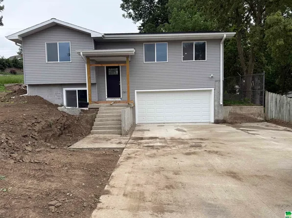 2500 S Saint Aubin St, Sioux City, IA 51106