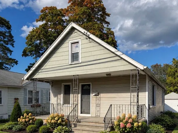 63 Front Ave, West Haven, CT 06516