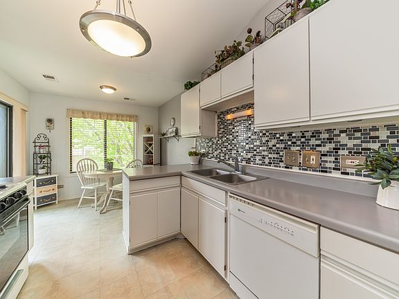 4th image of 4120 Mallard Dr #4