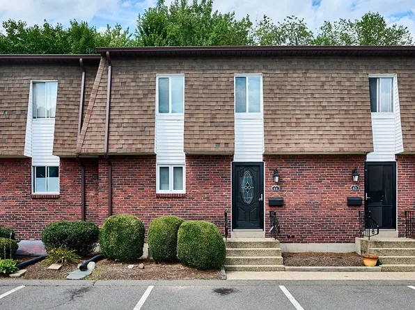 20 Lawrence Ave #44, South Hadley, MA 01075