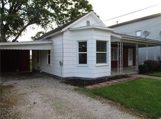 602 W 2nd St, Pana, IL