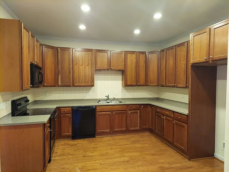 2122 Soundings Crescent Ct — Photo 8