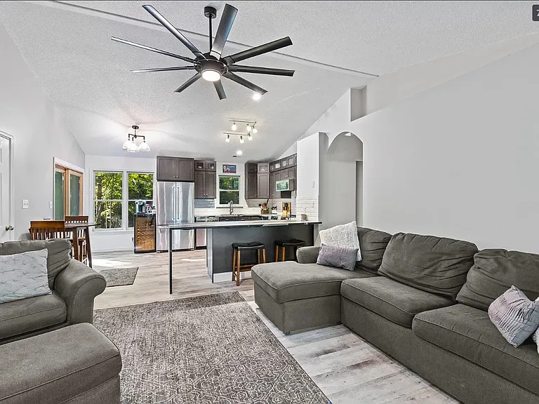 106 Blackfoot Dr — Photo 10