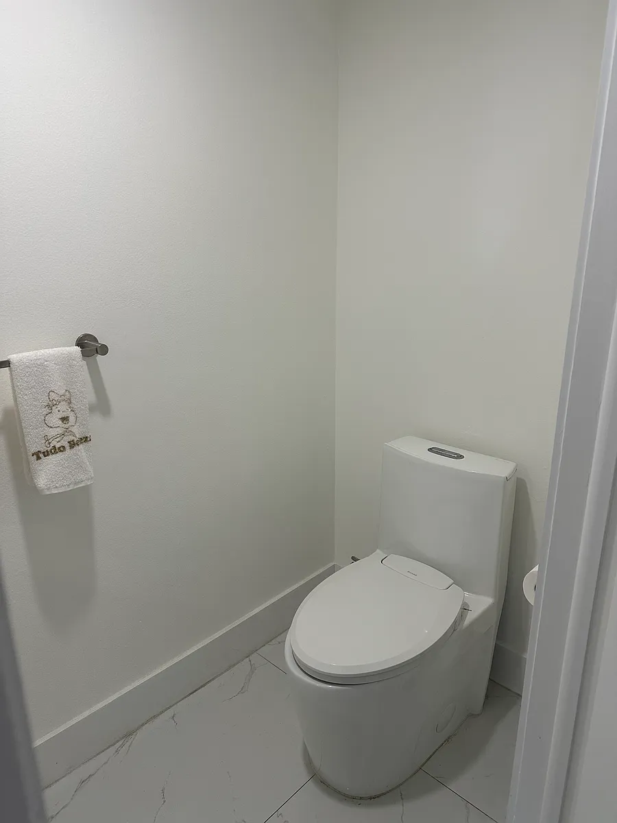 Building Photo - 1717 N Bayshore Dr #1146
