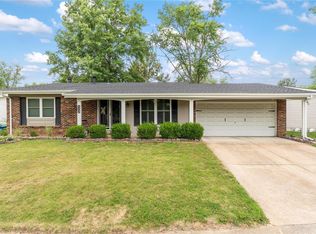 305 Statewood Dr, Ballwin, MO 63021