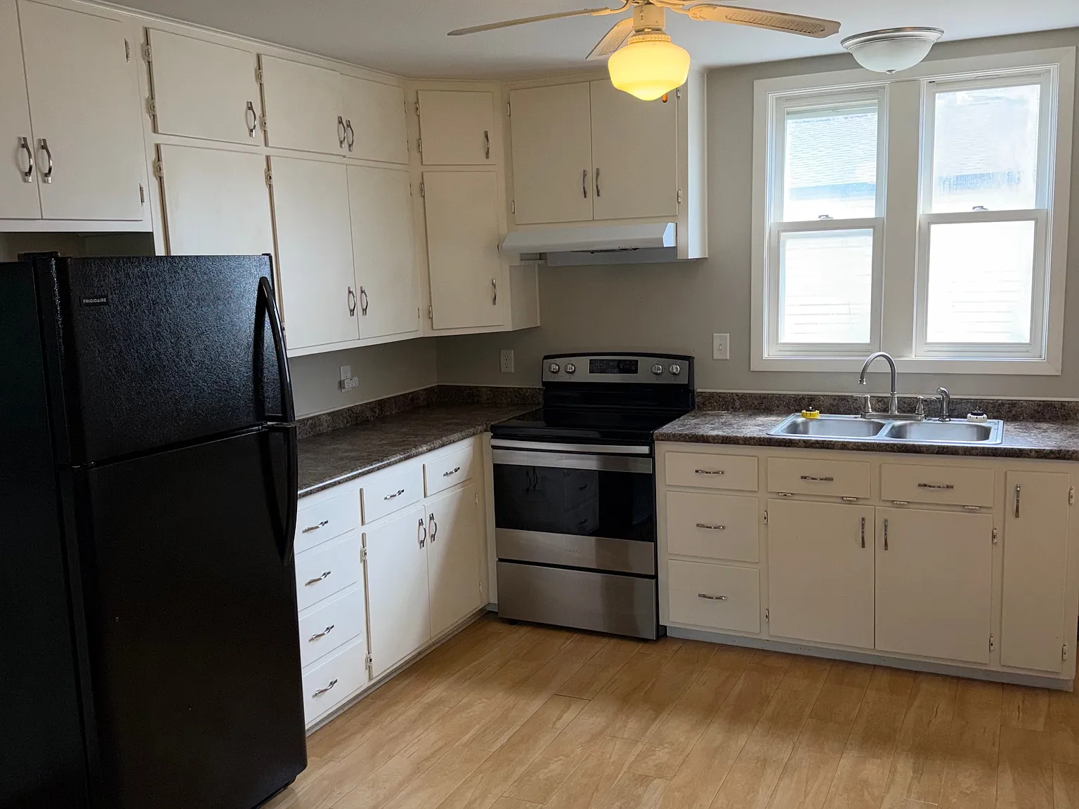236 Main St S - 3 — Photo 1