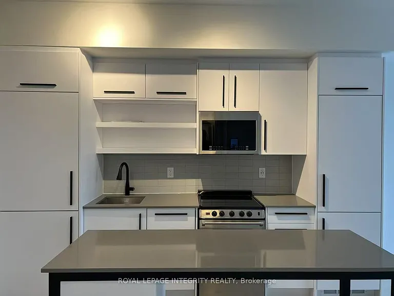 560 Rideau St #522 — Photo 9