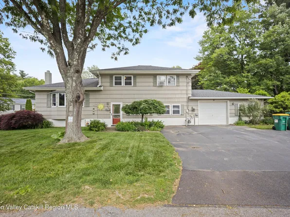 9 Birchwood Drive S, Saugerties, NY 12477