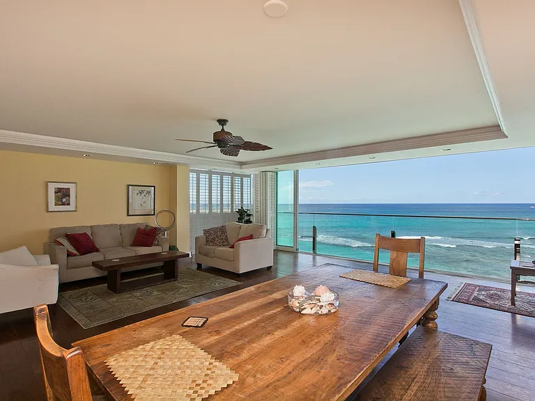 3065 Kalakaua Ave #8 — Photo 2