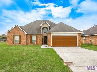 11393 Hampton Ct, Denham Springs, LA 70726