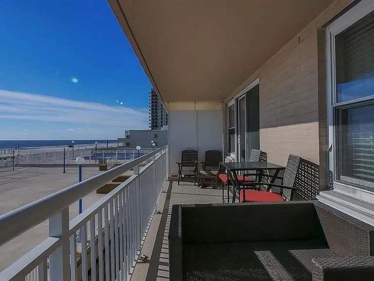 9400 Atlantic Ave #305 — Photo 18