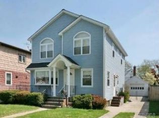 8151 267th St, Floral Park, NY 11004
