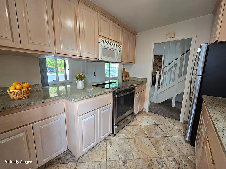 528 Larch Ave — Photo 5