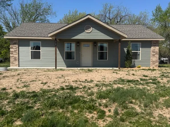 715 Columbus St, Galena, KS 66739