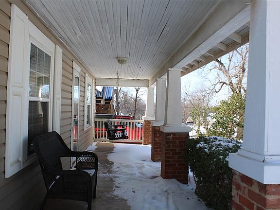 4th image of 930 Maple St