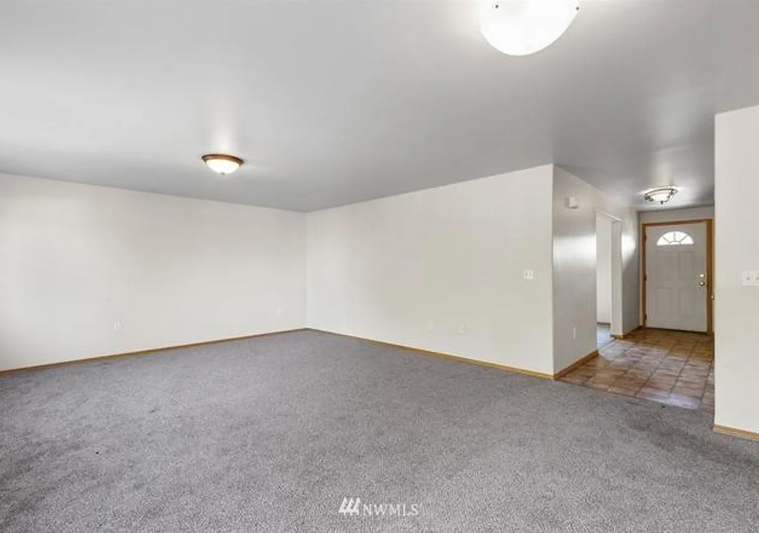 Spacious 4 Bedroom Home with Attached Garage — Photo 1