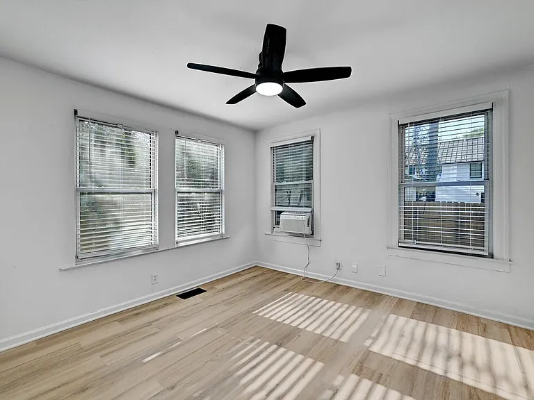 2305 Longview St — Photo 27