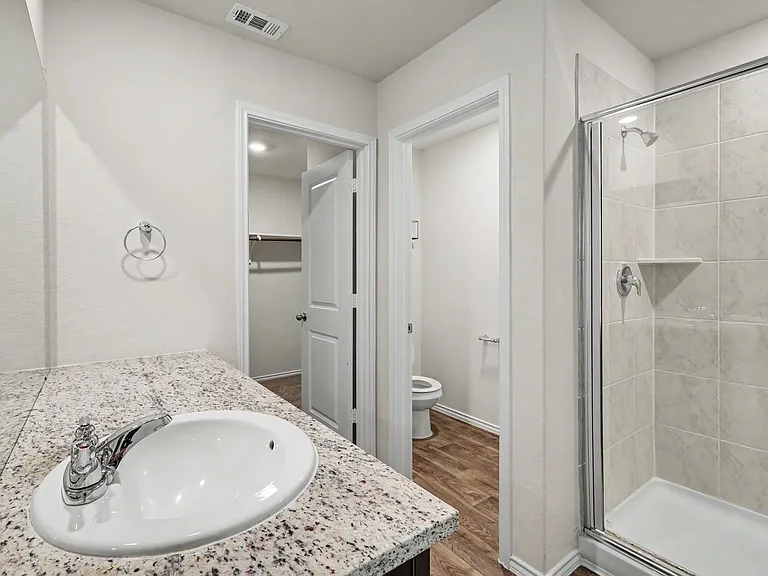 144 Hogans Aly — Photo 14