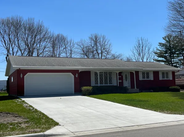 803 E Circle Dr, Montgomery, MN 56069