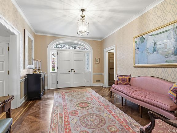 4th image of 159 Factory Pond Road