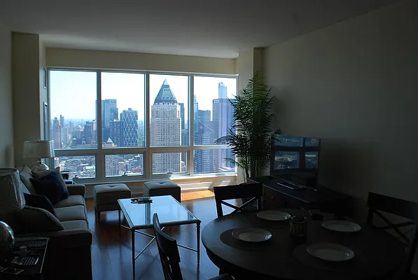 Rented by Keller Williams NYC | media 17