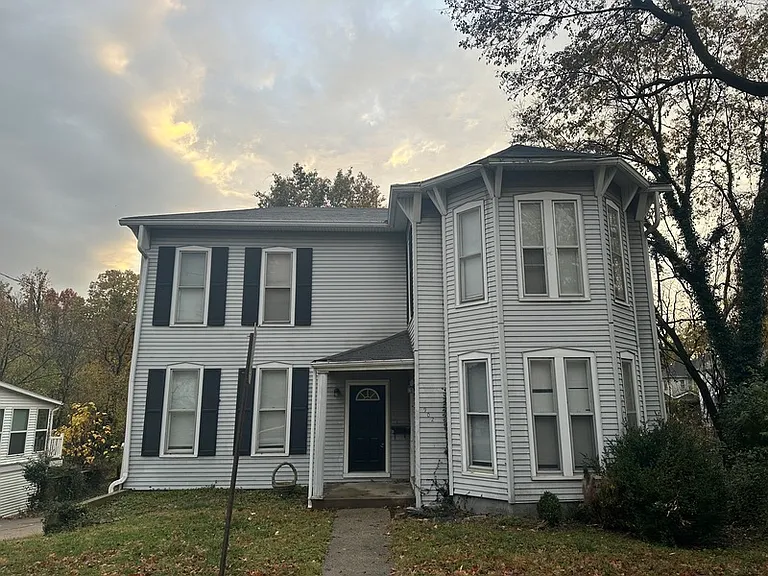 902 State St #B — Photo 1