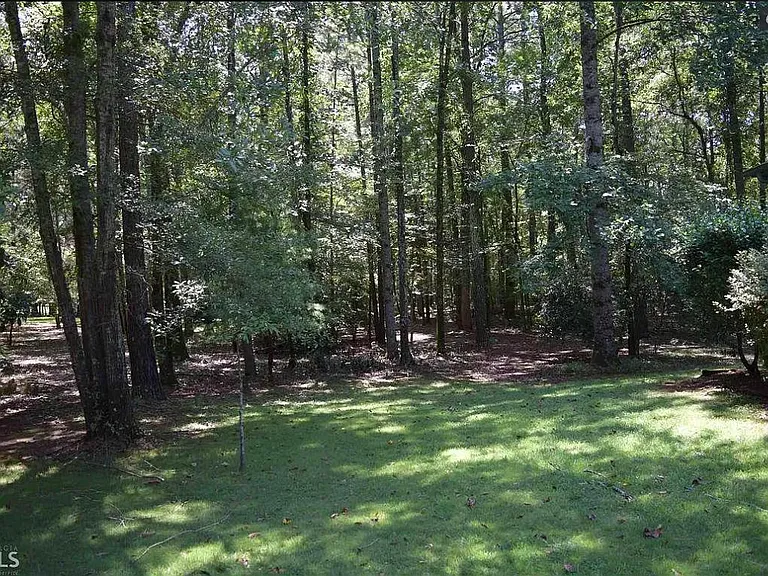 233 Linda Ln — Photo 6