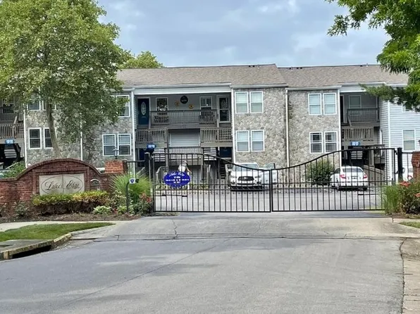 2414 Lake Park Rd, Lexington, KY 40502