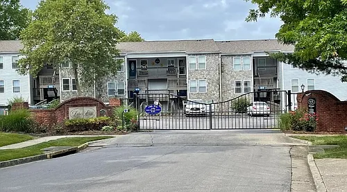 2414 Lake Park Rd Photo 1