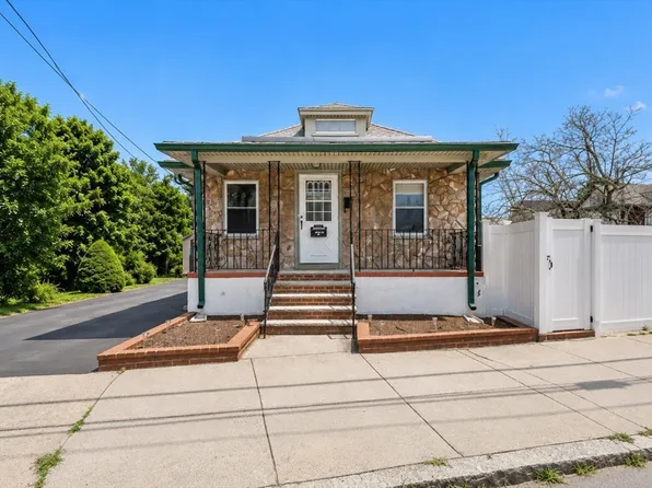 132 West St, Malden, MA 02148