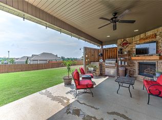 811 Valley Ln, Springdale, AR 72762